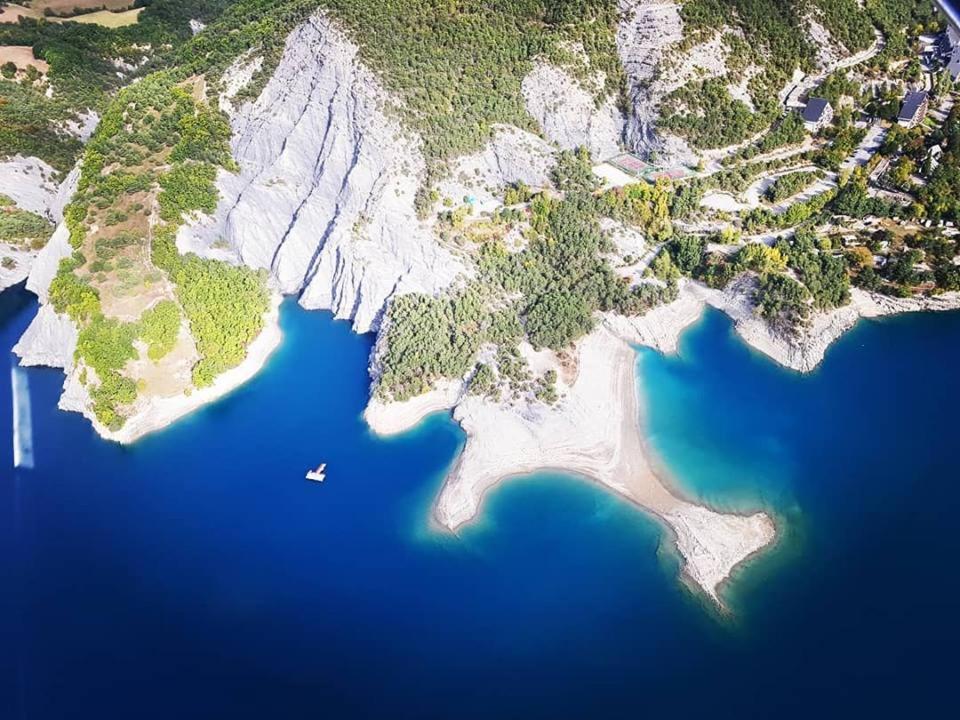 Au Paradis Des Grillons Espinasses ภายนอก รูปภาพ