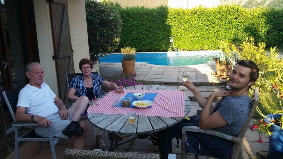 Au Paradis Des Grillons Espinasses ภายนอก รูปภาพ